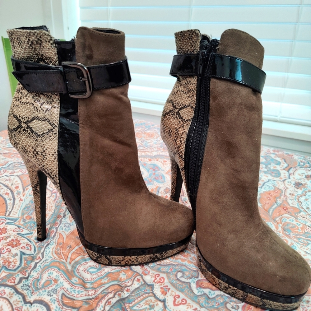 Call it Spring bootie heels size 9